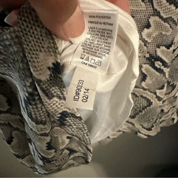 Express Women's Grey and Black Dress Halter, Snakeskin Print Size 10 - Picture 9 of 9